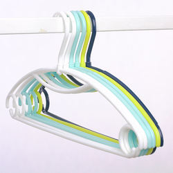 Inspring popular cheap plastic hangers plastic coat hanger