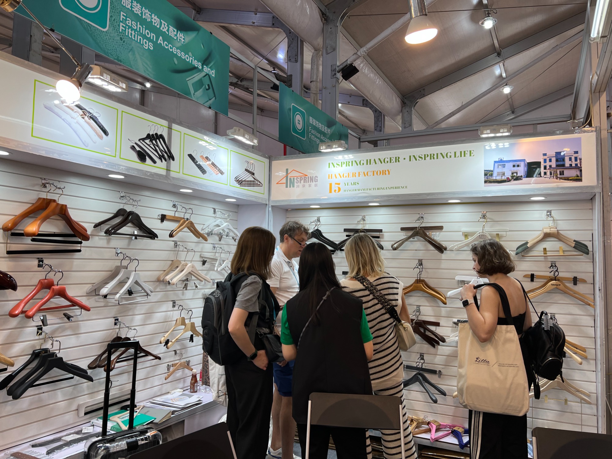 Guilin Inspring household factory wooden hangers manufacturer in 135 Canton Fair