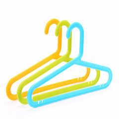 Hot selling plastic hangers colorful hanger