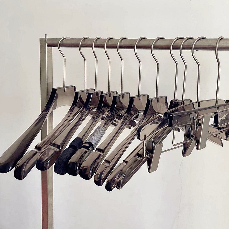 Wholesaler bulk clothes boutique acrylic plastic hanger