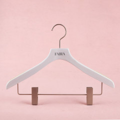 Custom white wood anti slip hangers with clips