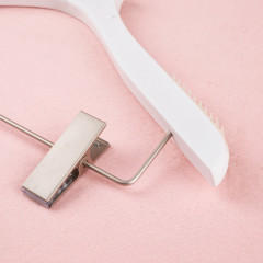 Custom white wood anti slip hangers with clips