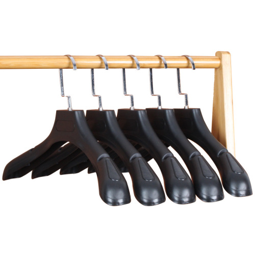 Black and white wide shoulder plastic heavy duty hangers