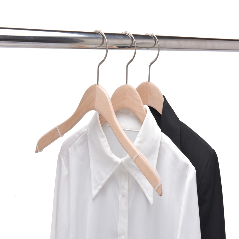 wooden clothes hangers 