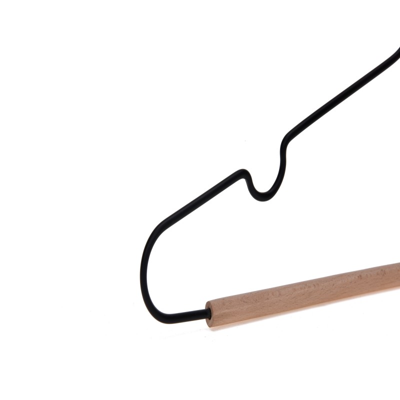 Non-slip metal clothes hanger with pants bar