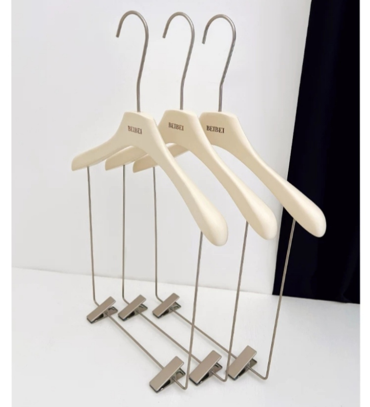 Custom Metal Hook Wood Hanger with Clip