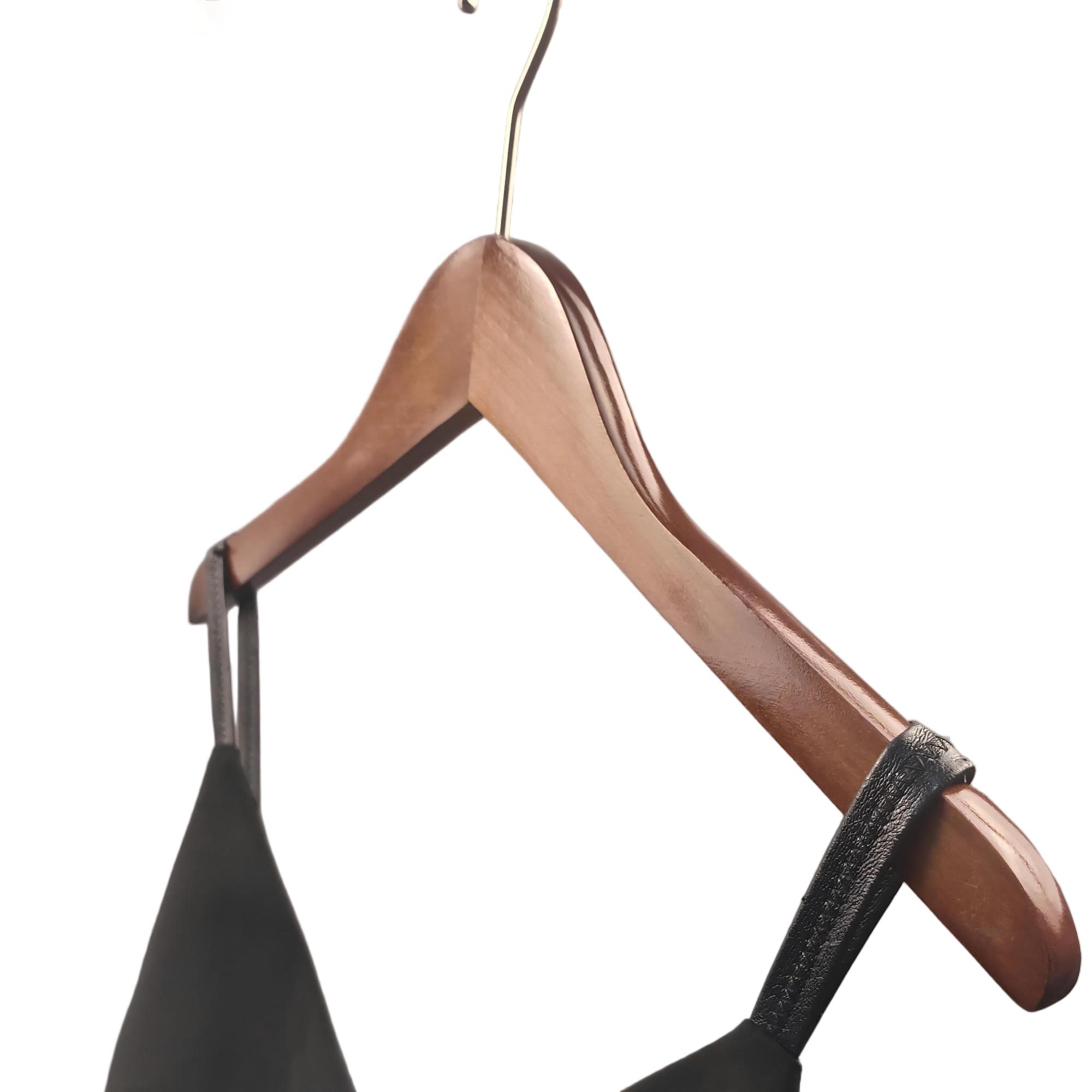 anti slip wood hanger factory