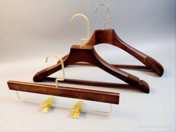 Velvet shoulder custom wood pant coat hangers
