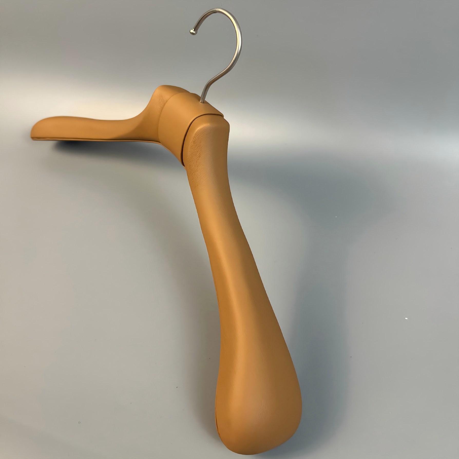 Color luxury leather wooden hanger custom hangers
