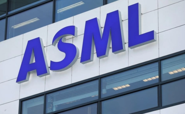 Intel bags order for ASML's state-of-the-art EUV lithography machine, priced at over $2.5 billion per unit!