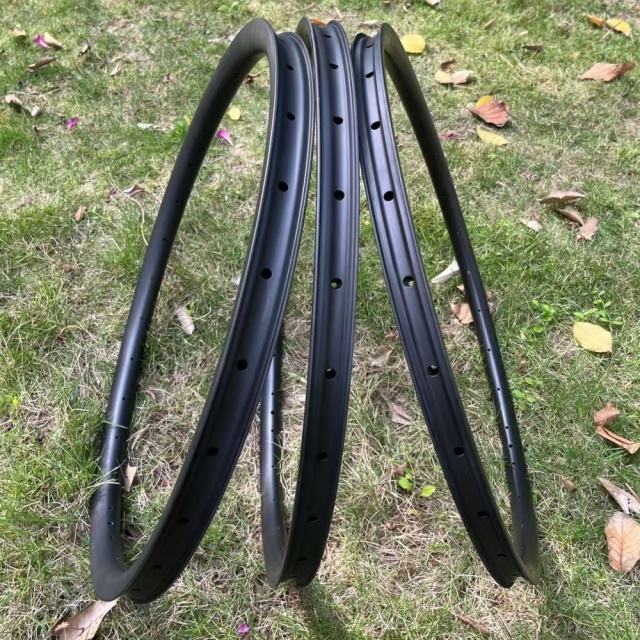 29er MTB Carbon Rim 30mm Depth 30mm Width Tubeless Hookless Disc Brake MTB T800 Carbon Rim