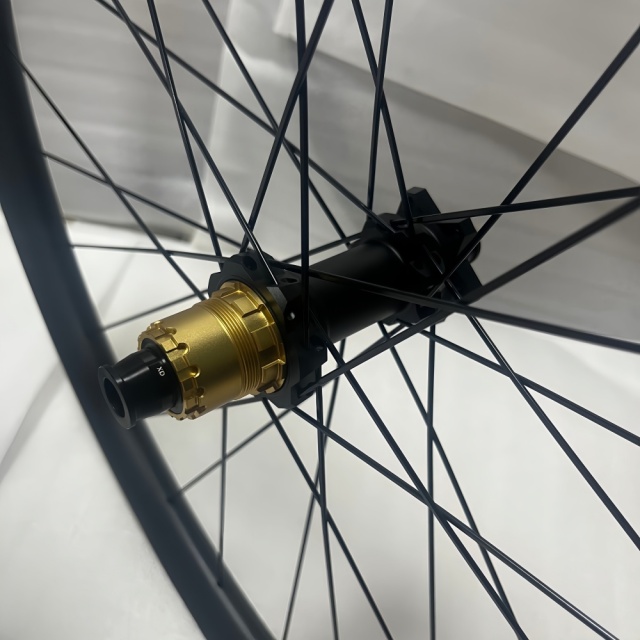29er MTB Carbon Wheelset 25mm Depth 30 33 35 36 38mm Width Super Light Tubeless Disc Brake 29er MTB Carbon Wheelset