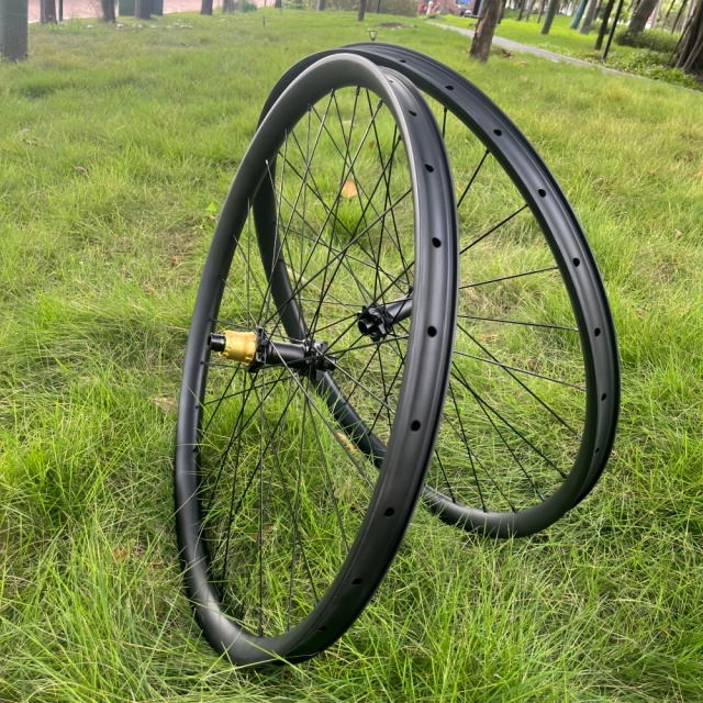 29er MTB Carbon Wheelset 25mm Depth 30 33 35 36 38mm Width Super Light Tubeless Disc Brake 29er MTB Carbon Wheelset