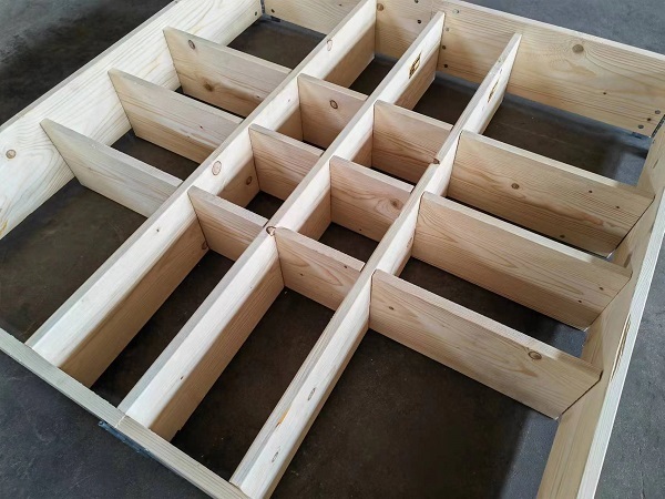 6 hinges pallet collars