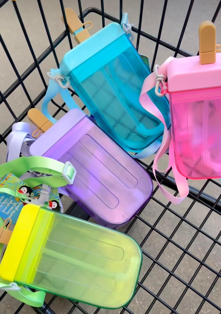RTS Chinese Warehouse 300ml/10oz  Plastic Ice Cream Shape Cups Bottles Tumblers with Color Lid and Plastic Straw