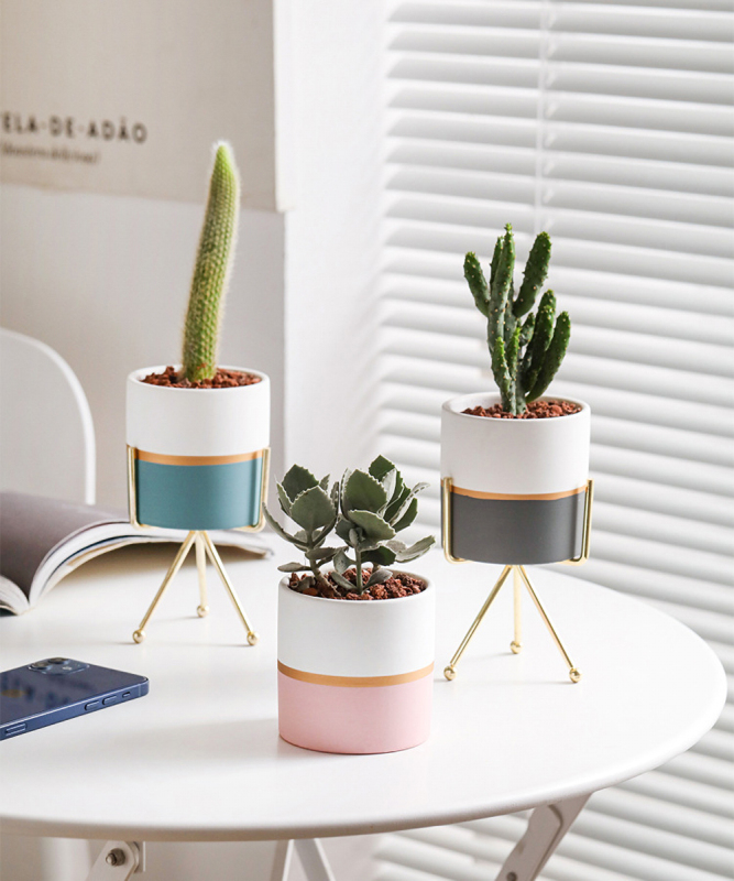Matorino -Plant Pots Indoor 4.7 Inch Ceramic Planters, Matte Flower Pots with Drainage Hole for Home Office Decor.