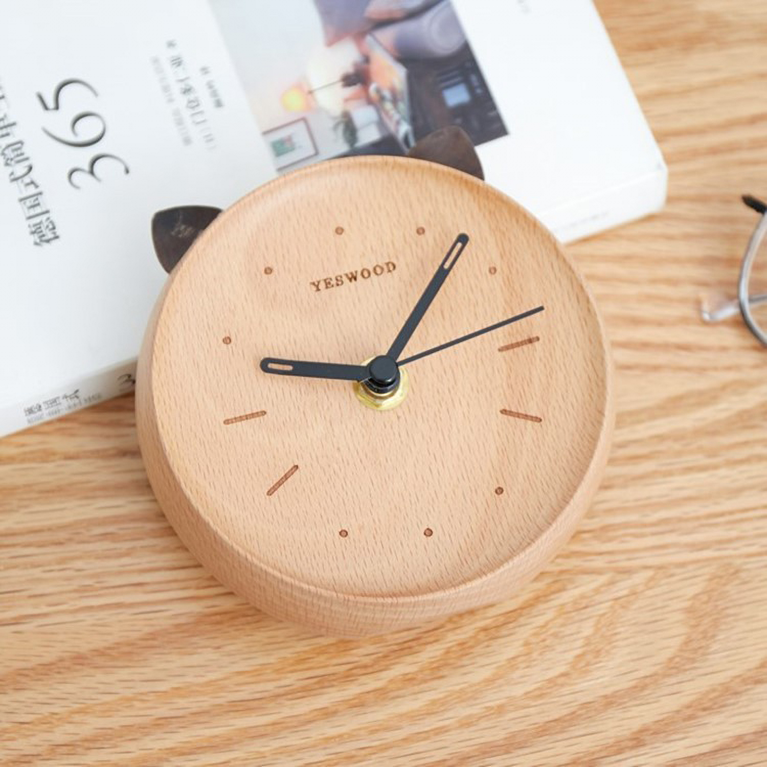 Matorino -Wood Desk Alarm Clock,Table Clock,12cm(4.7inch) Diameter, Silent Non Ticking, Battery Operated Quartz Movement.