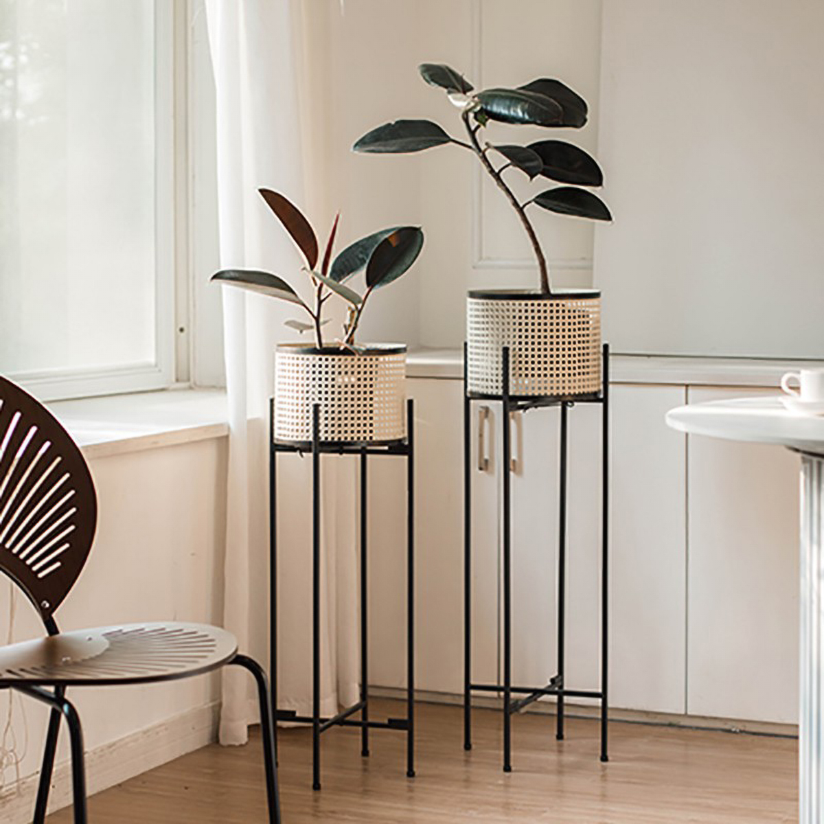 Matorino - Artificial rattan woven flower pot, modern rattan pot stand for living room and balcony, indoor metal art plant pot.