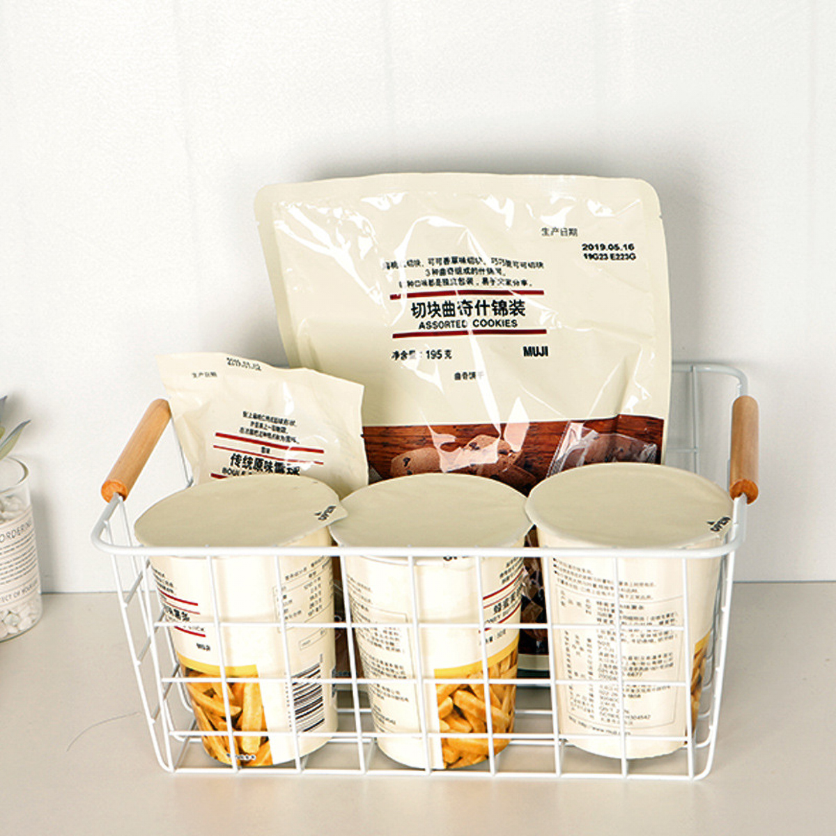 Matorino -Wire Storage Baskets for Organizing with Wood Handle, Pantry Organization Bins Cabinets - Metal Basket suitable for Kitchen, Laundry, Garage, Fridge, Bathroom Countertop Organizer.