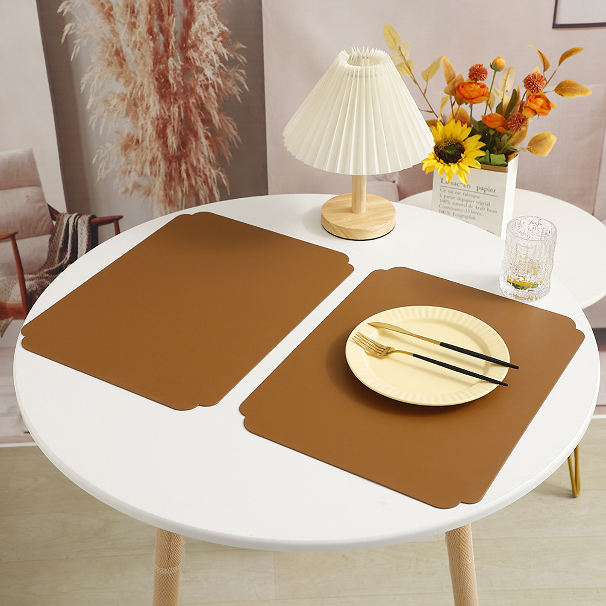 Matorino-Round Table Placemats Wedge Placemat, Non Slip Heat Resistant Woven Vinyl Table Mats, Wipe Clean Indoor and Outdoor Decoration