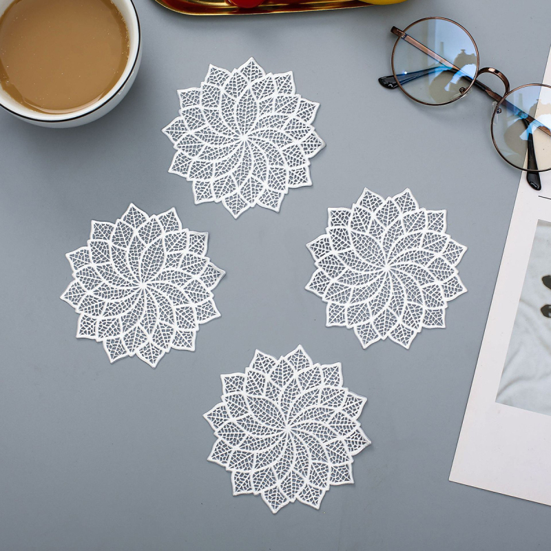 Matorino-Different Pattern and Shape Metallic Vinyl Table Mat, Washable for Holiday Dinner Table Top, Hollow Out Non-Slip for Decor Wedding Accent