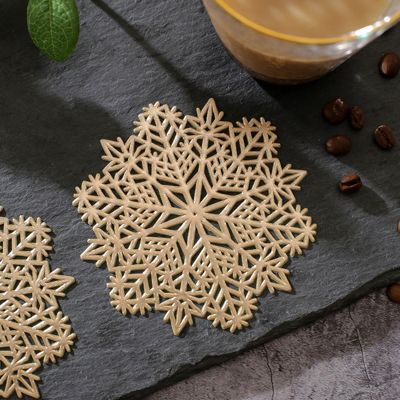 Matorino-Different Pattern and Shape Metallic Vinyl Table Mat, Washable for Holiday Dinner Table Top, Hollow Out Non-Slip for Decor Wedding Accent