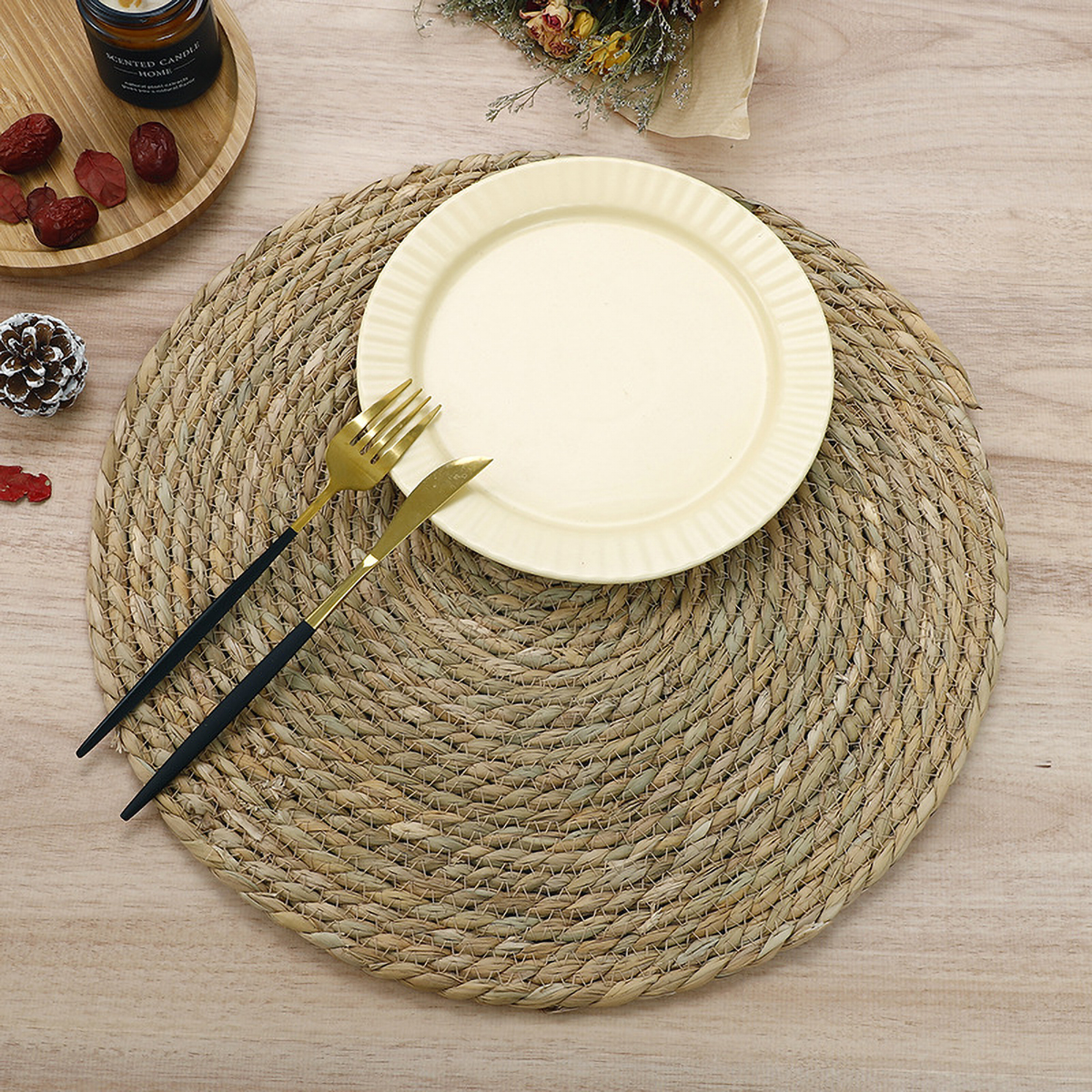 Matorino -Round Woven Placemats, 15 Inches Indoor Outdoor Braided Place Mats for Dining Tables, Natural Farmhouse Rustic Heat Resistant Table mats Decor for Thanksgiving, Natural Hand-Woven Water Hyacinth Placemats.