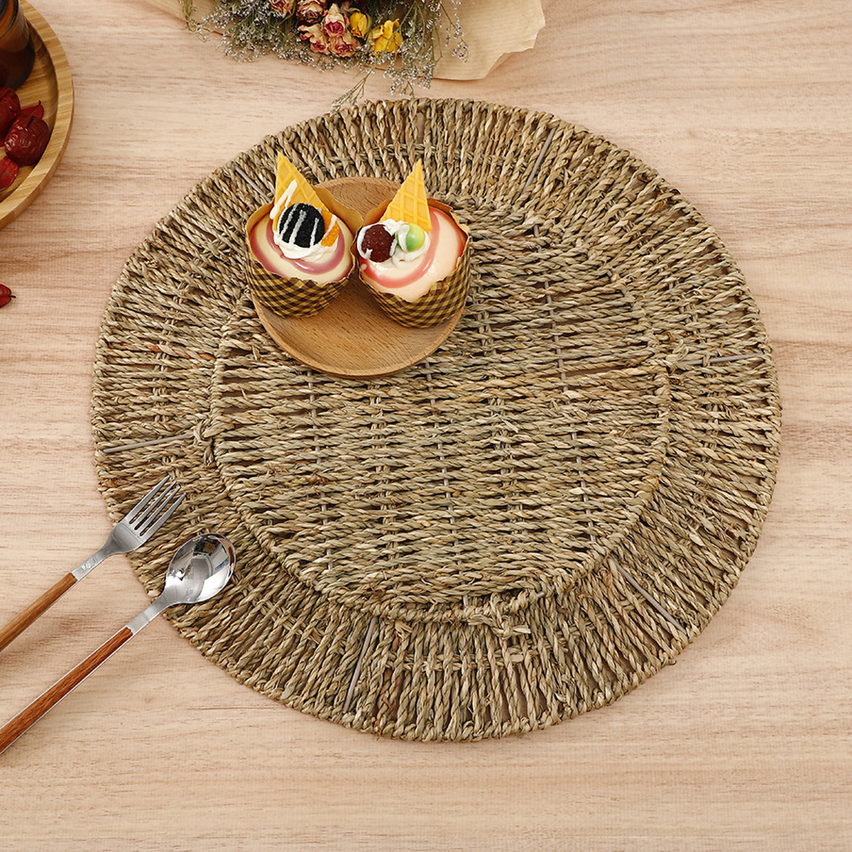 Matorino -Round Woven Placemats, 15 Inches Indoor Outdoor Braided Place Mats for Dining Tables, Natural Farmhouse Rustic Heat Resistant Table mats Decor for Thanksgiving, Natural Hand-Woven Water Hyacinth Placemats.