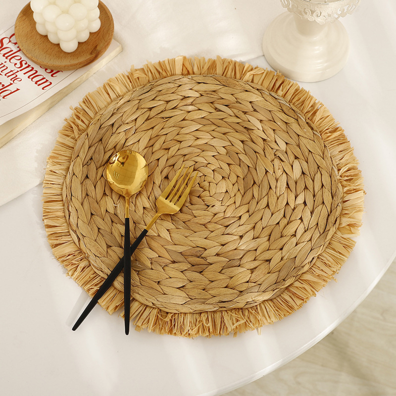 Matorino -Round Woven Placemats, 15 Inches Indoor Outdoor Braided Place Mats for Dining Tables, Natural Farmhouse Rustic Heat Resistant Table mats Decor for Thanksgiving, Natural Hand-Woven Water Hyacinth Placemats.