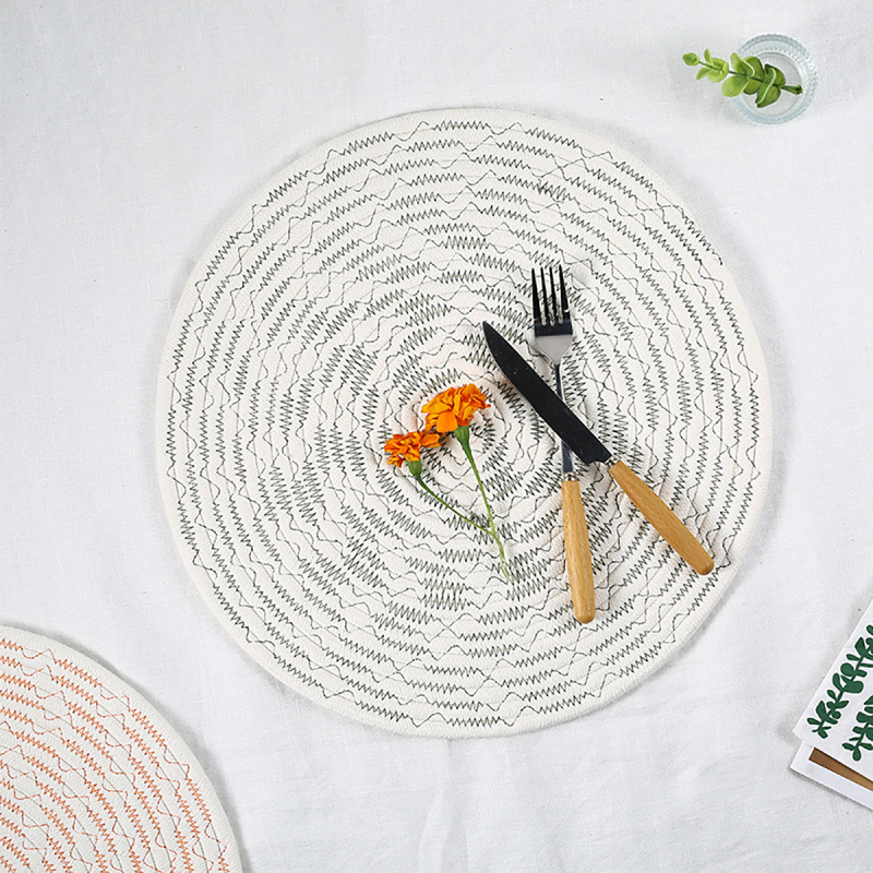 Matorino -15 Inch Round Braided Placemats Set, Washable Heat Resistant Cotton Polyester Circle Place Mats for Kitchen Dining Table - Canvas Beige.