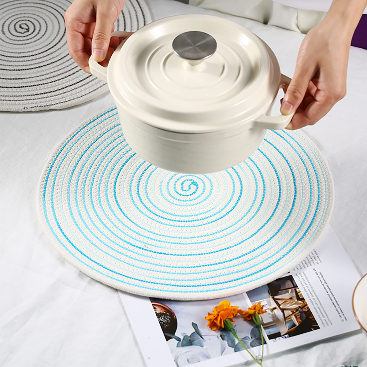 Matorino -15 Inch Round Braided Placemats Set, Washable Heat Resistant Cotton Polyester Circle Place Mats for Kitchen Dining Table - Canvas Beige.