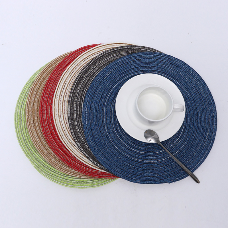 Matorino -Round Woven Placemats set for Dining Table Plates, 13 Inch Round Braided Placemat Heat Resistant Washable Christmas Table Mats.
