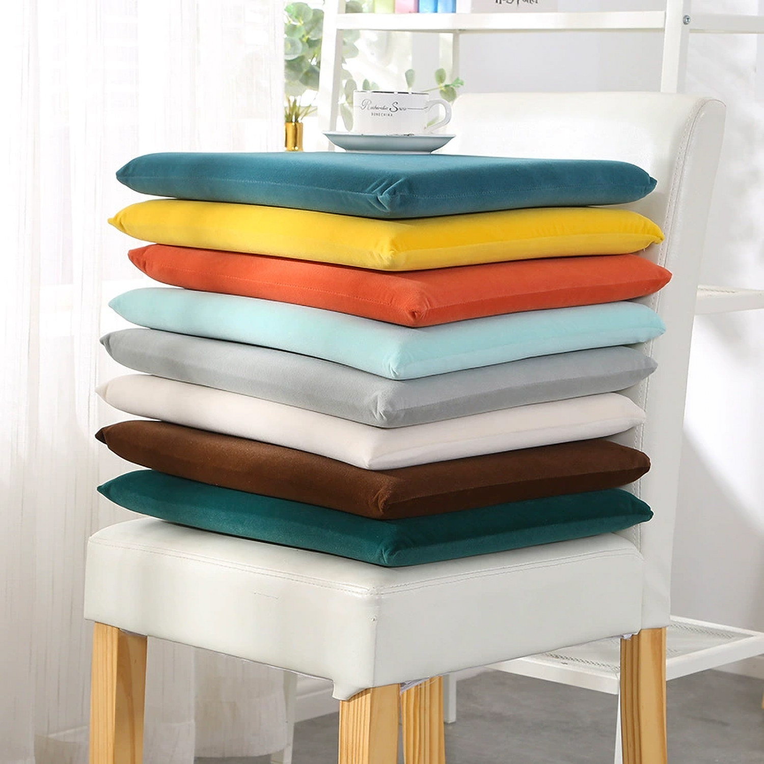 MatoRino -Comfortable Memory Foam Seat Cushion – Perfect for Office Chairs and Long Hours of Sitting Upgrade your seating experience with our memory foam seat cushion. The ergonomic design helps reduce back pain and improve posture.