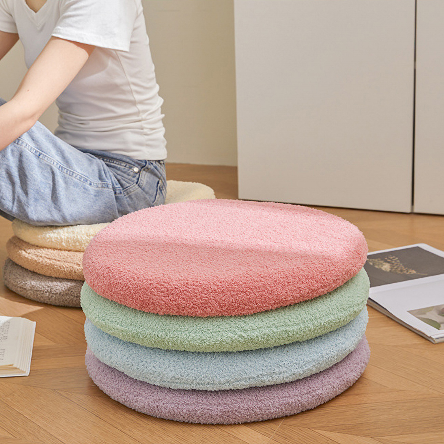 MatoRino -Comfortable Memory Foam Seat Cushion – Perfect for Office Chairs and Long Hours of Sitting Upgrade your seating experience with our memory foam seat cushion. The ergonomic design helps reduce back pain and improve posture.