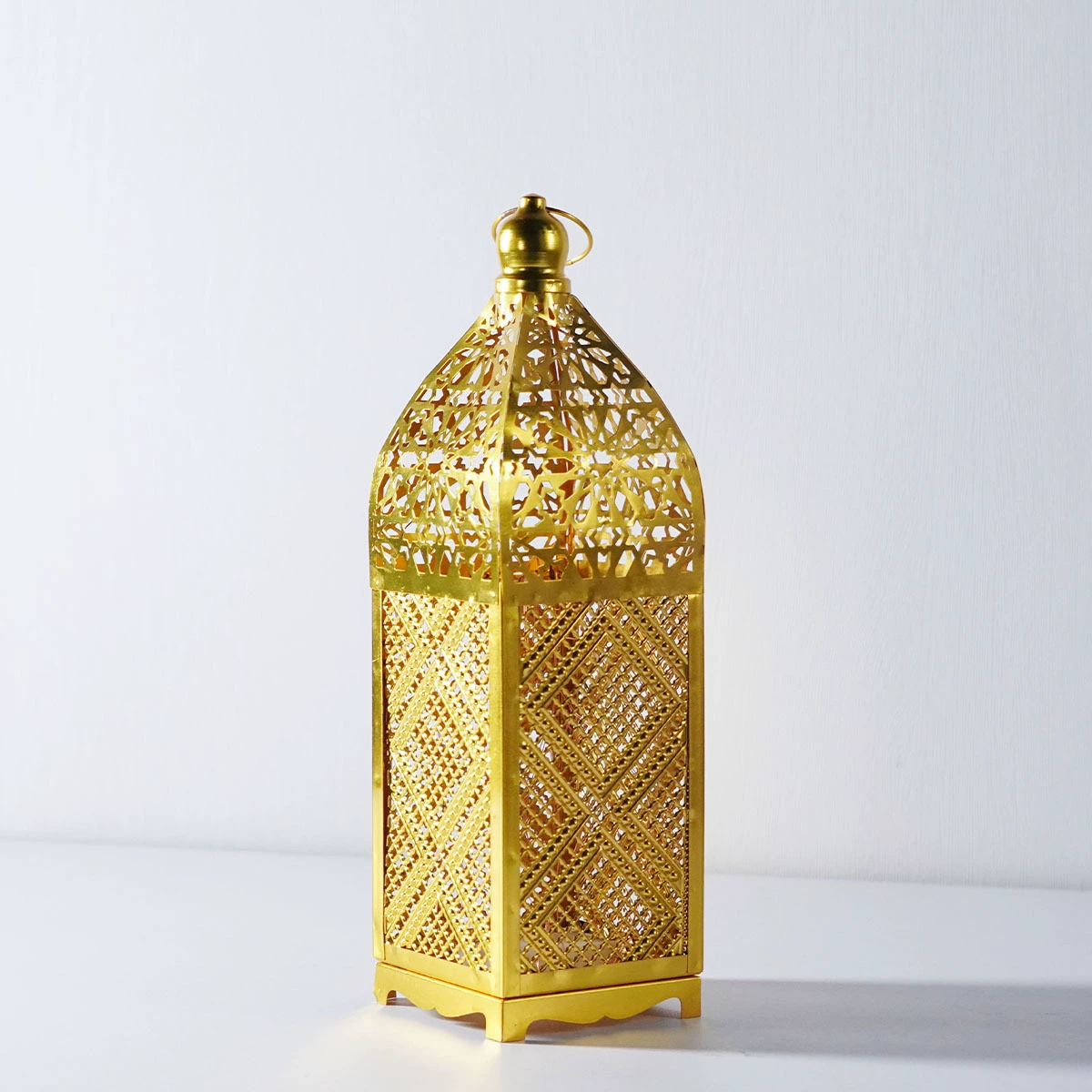MatoRino-Elegant Metal Ramadan Lantern with Led Lights Festive Home Tabletop Decoration LED Lantern