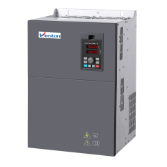 SP600 hybrid solar inverter power system