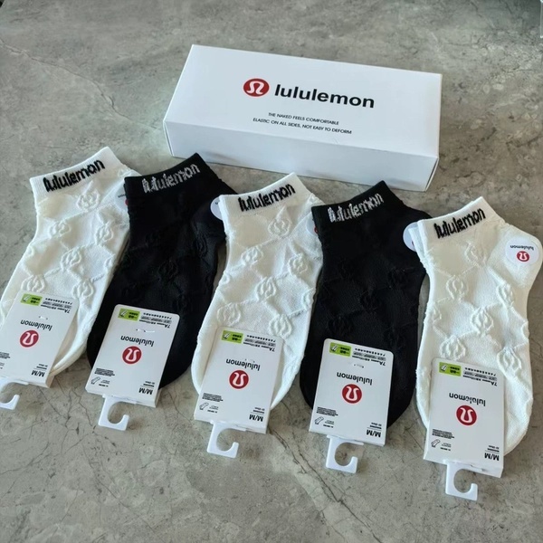 25 boxes Lululemon socks mix colors and designs