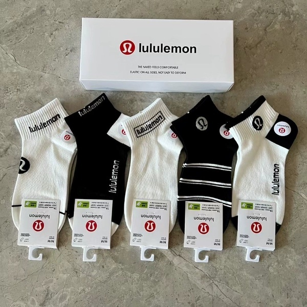 25 boxes Lululemon socks mix colors and designs
