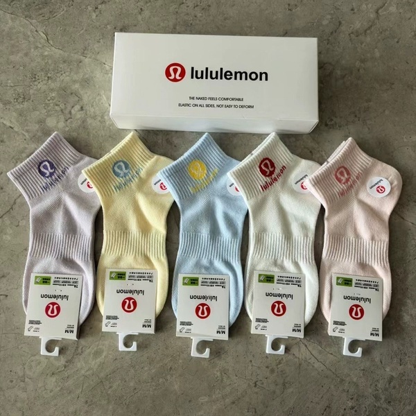 25 boxes Lululemon socks mix colors and designs