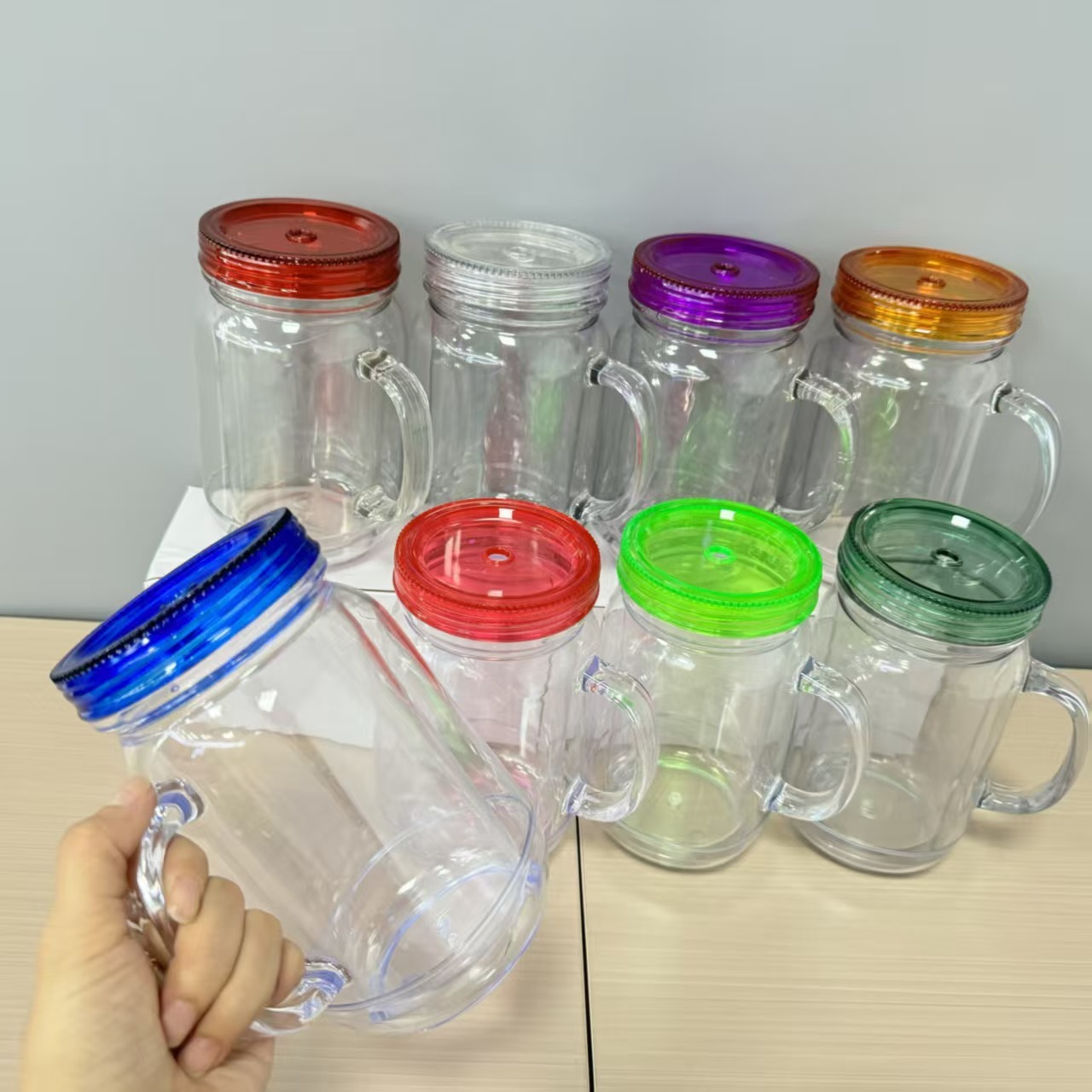 20OZ plastic snow globe mug with plastic ids