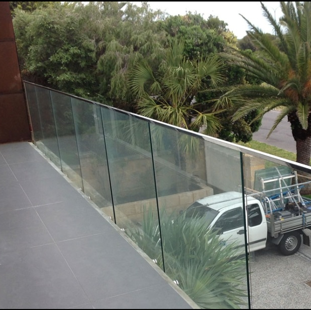 How to choose railing glass?