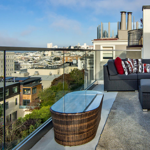 Aluminum u channel glass balcony railing with square top handrail