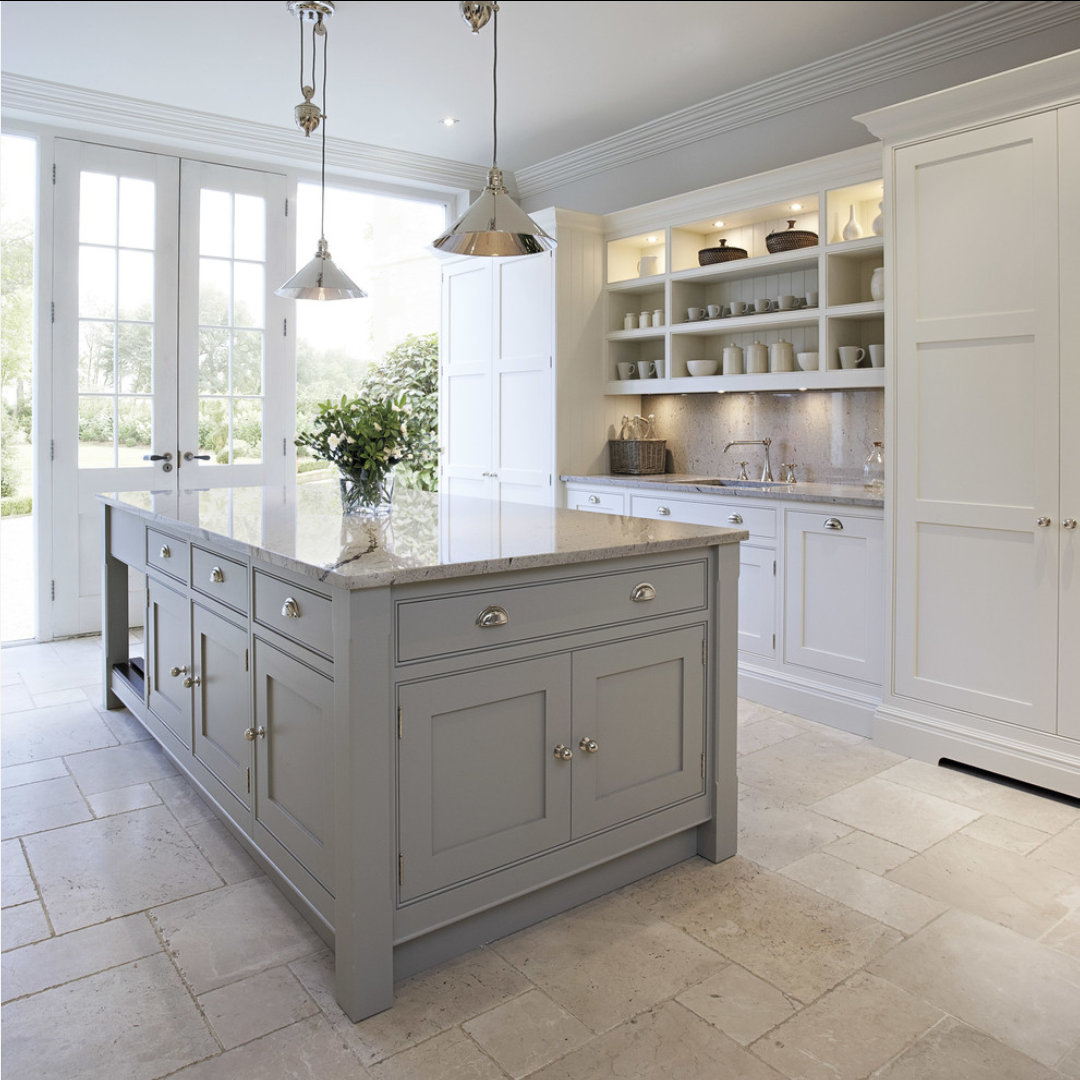 Customized Size 2 color Shaker Door Solid Wood Modular Kitchen Cabinets