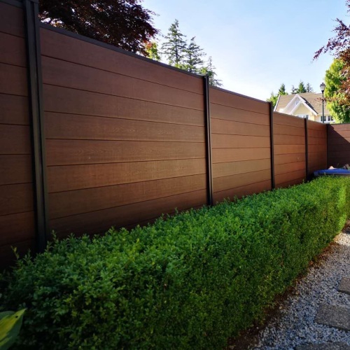 Aluminium Frame WPC Wood Composite Privacy Slat Fence Panels Pillar Decorative Panels Fence for Grass cement land Fence