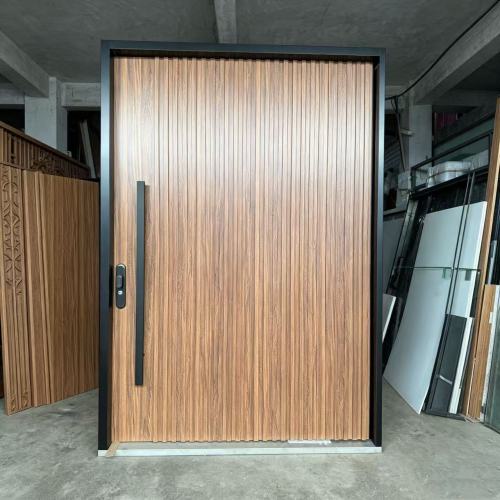 High-grade &amp; stylish metal entrance doors for villas, custom sizes and colors available.