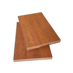 Revêtement extérieur en bambou couleur bois naturel, façade en bambou rainurée à clin, revêtement extérieur en bambou
