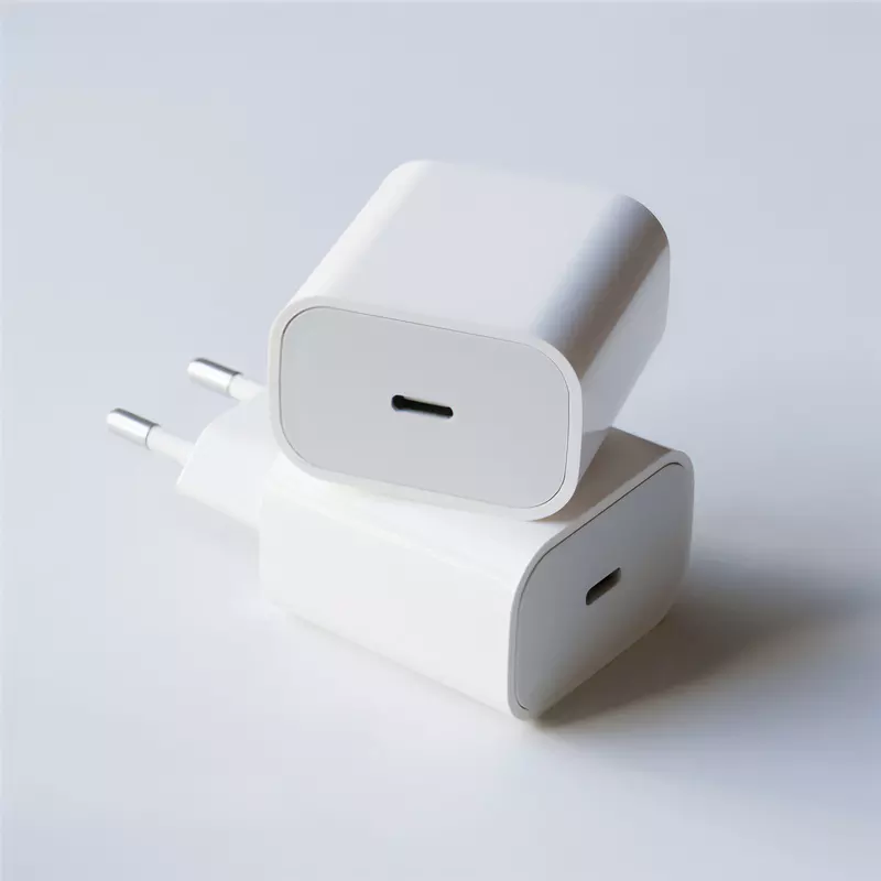Trending Product PD 20W Fast Charging USB-C USB Type C Wall Portable Charger For Apple iPad iPhone Charger Adapter Wholesale Price