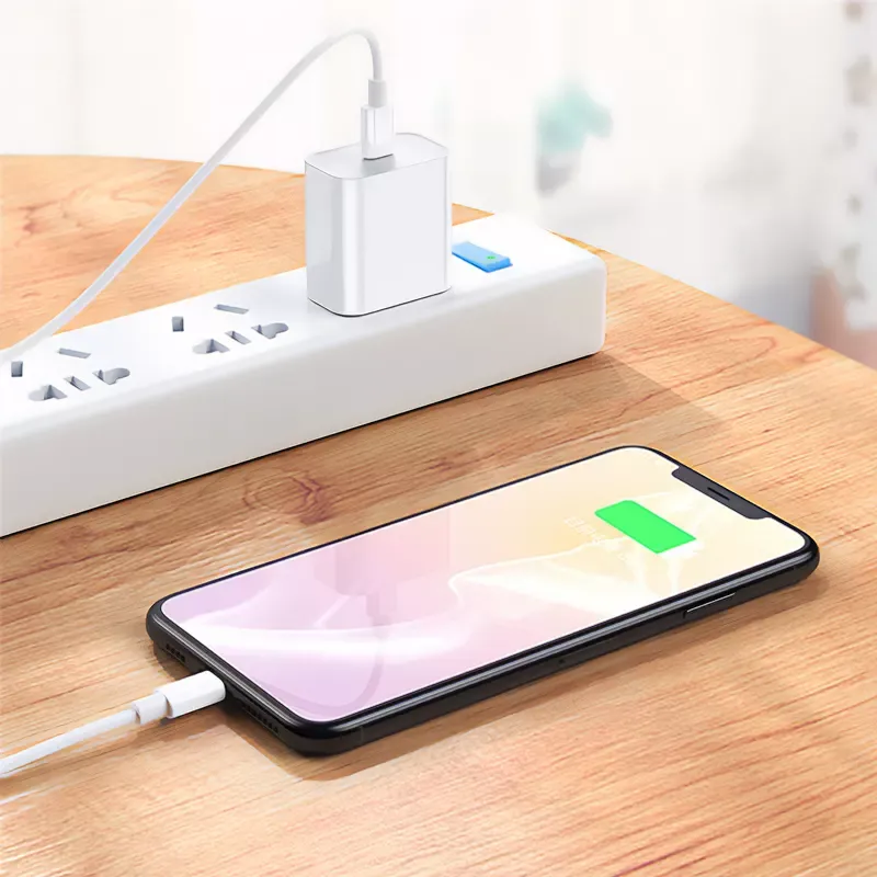 Trending Product PD 20W Fast Charging USB-C USB Type C Wall Portable Charger For Apple iPad iPhone Charger Adapter Wholesale Price