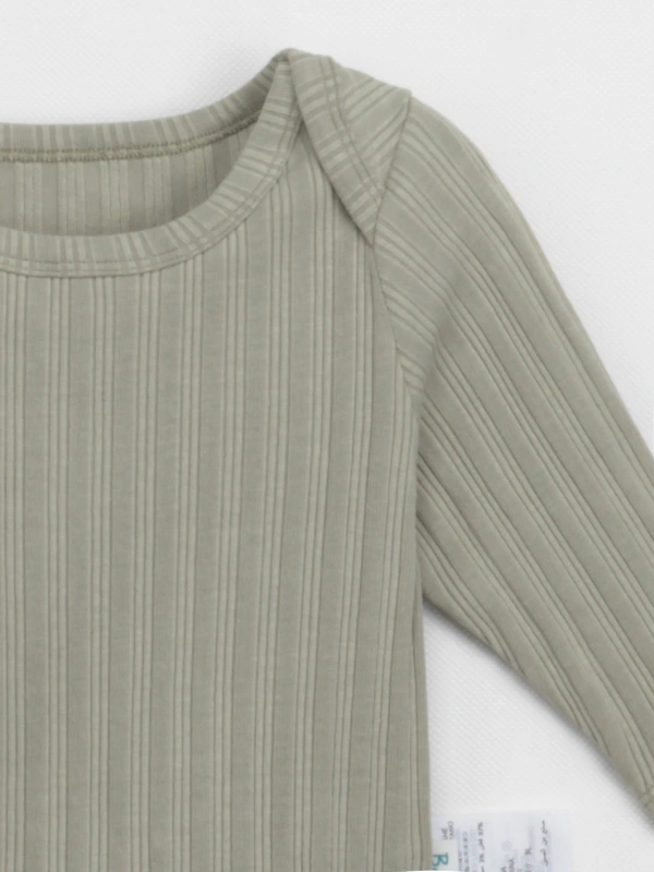 slip-on long sleeve ribbed top