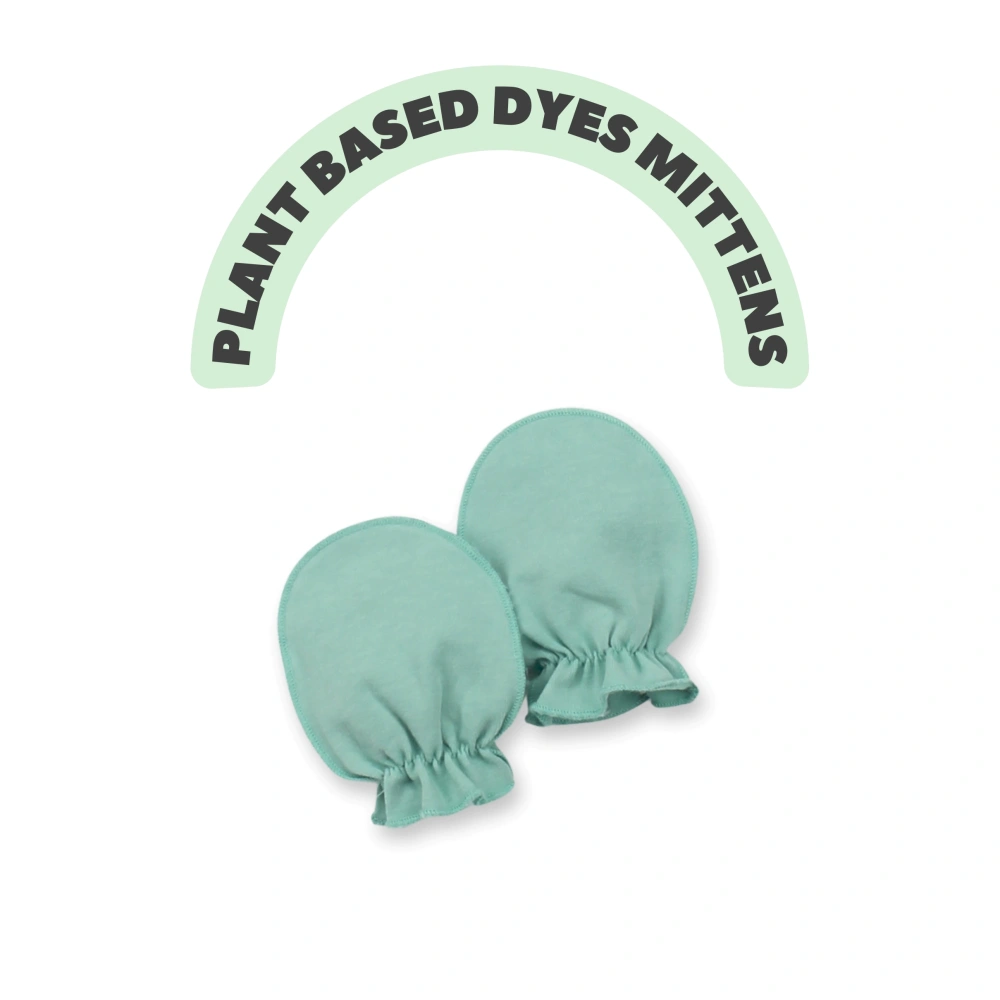 Organic cotton baby mittens in plant-dyed beige - Senseng